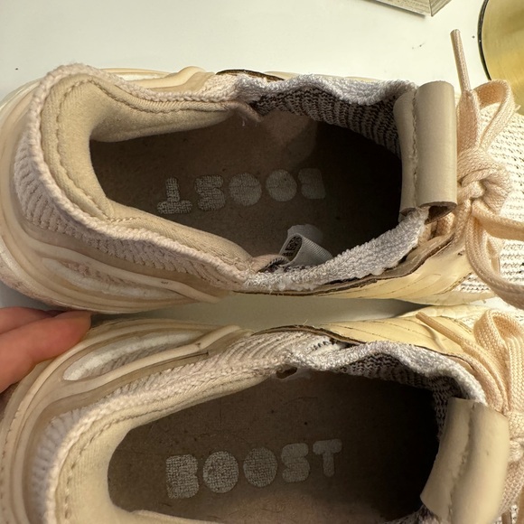 Adidas Ultraboosts Size 36 / Women’s 6 Cream & White - Picture 3 of 7